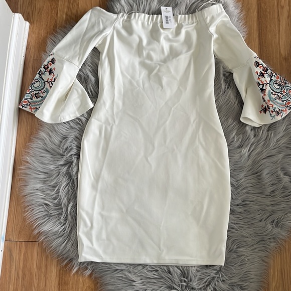 Sugarlips Mini Embroidered white dress - Picture 6 of 8